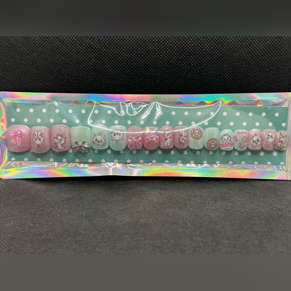 The Aristocats little lady Marie by Sami’s Manis press-on nails